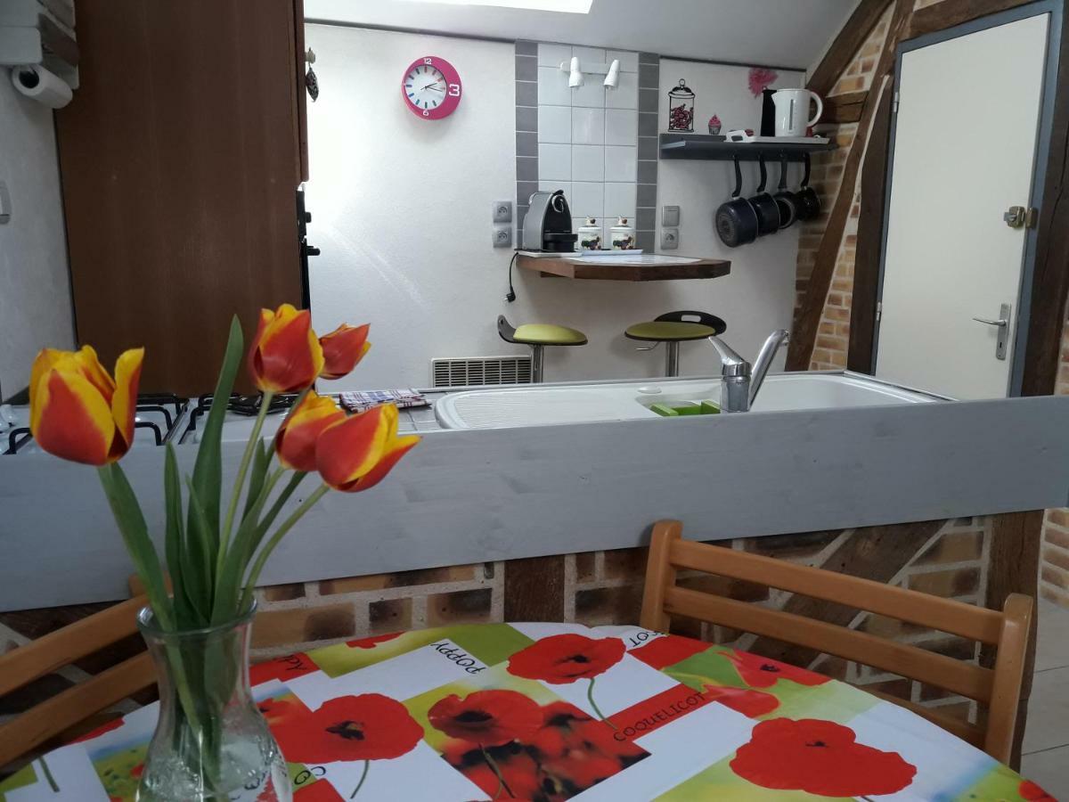 Fee Maison With Love Appartement Cuissai Exterior foto